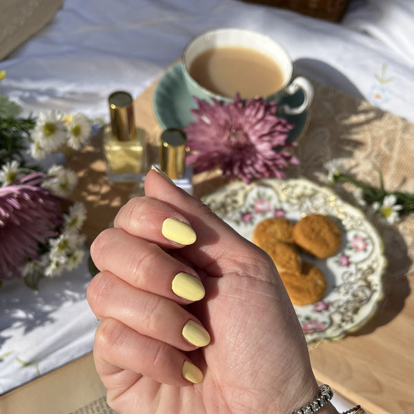 Nail Lacquer in Chamomile – Flora 1761